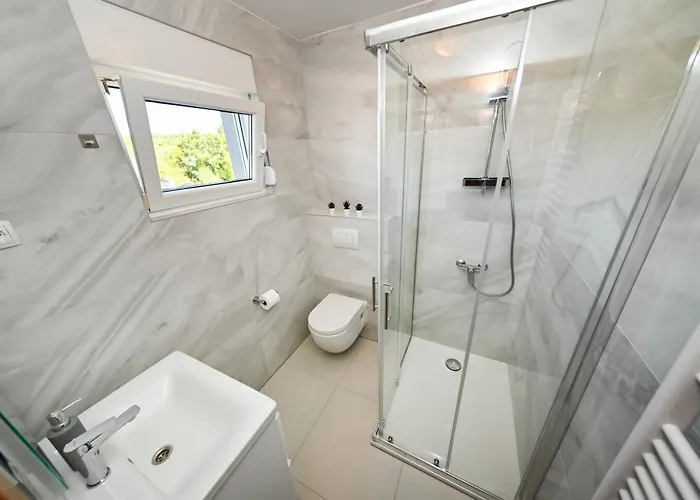 Apartament Gravic 1 *