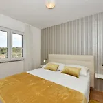 Appartement Gravic 1
