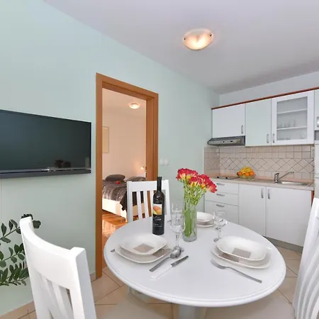 Appartement Gravic 1 *